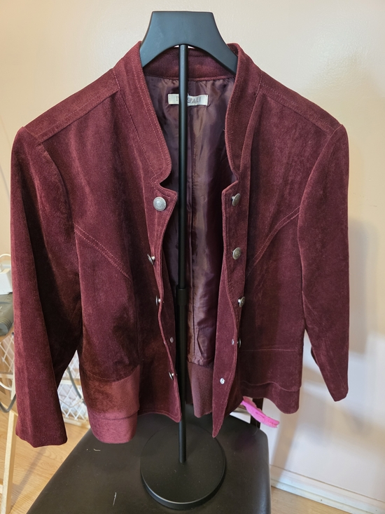 Roz & Ali Jackets & Blazers - Roz & Ali Burgundy Suede-Textured Blazer